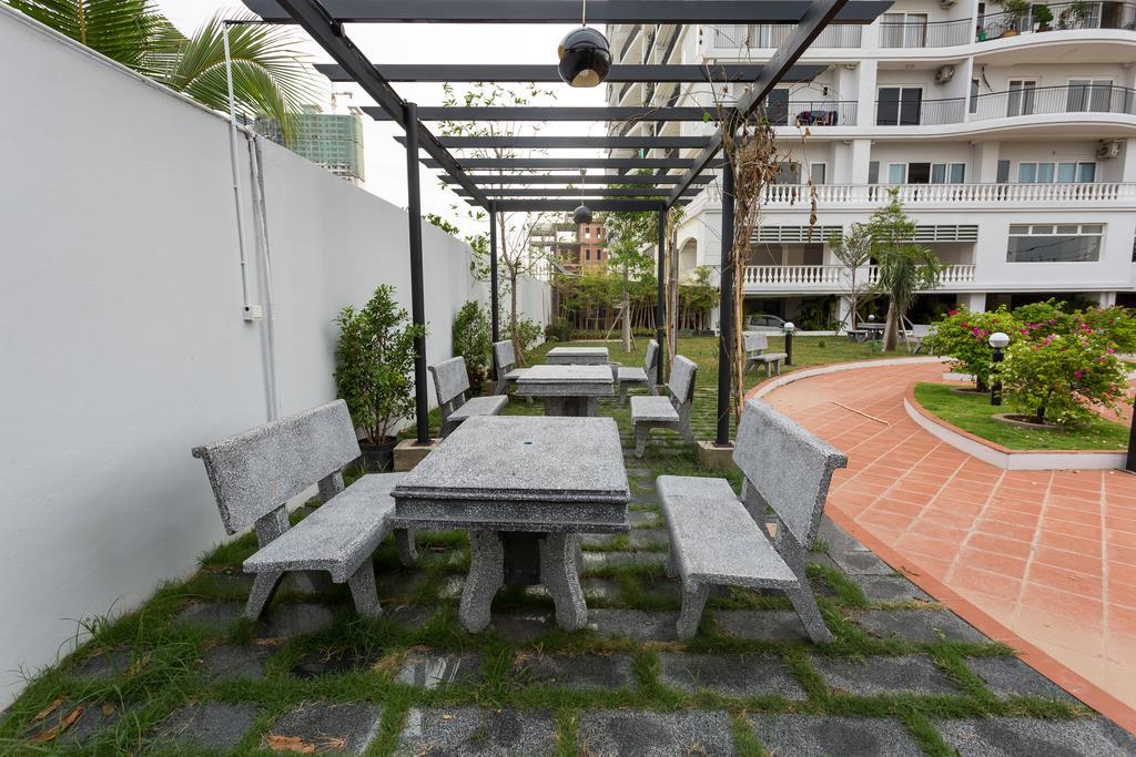 Mekongview 2 Condotel Phnom Penh Exterior photo